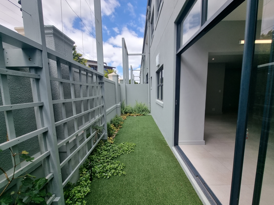 To Let 4 Bedroom Property for Rent in Royal Ascot Western Cape
